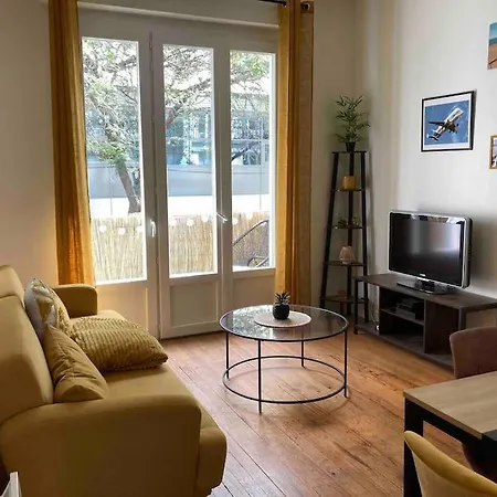 Coeur De Ville, Balcon & Parking Gratuit アパート サン・ナゼール