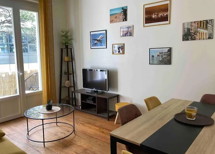 Appartamento Coeur De Ville, Balcon & Parking Gratuit *